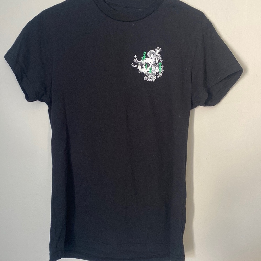 Alien and mushroom tee